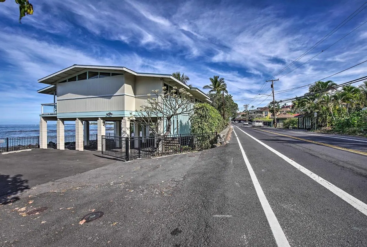 Vakantiehuis Oceanfront Kona Home With Beach Access And Views! Kailua-Kona